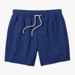 The Bayberry Trunk | Navy Seersucker